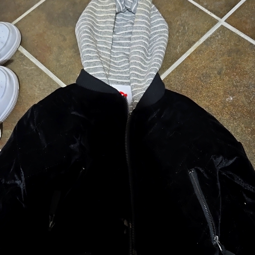 Kids jacket with hood